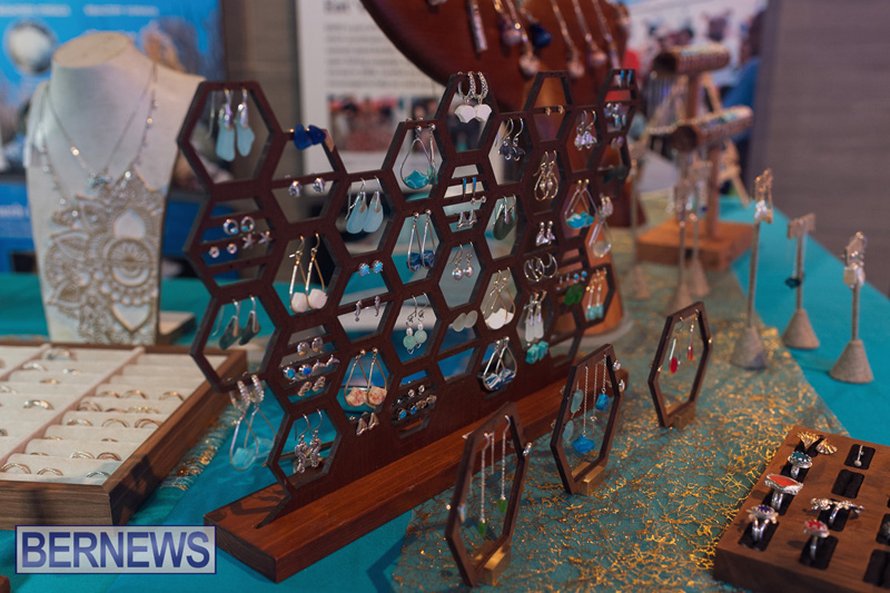 Fashion Fusion Bermudas meets France Bermuda May 30, 2025 AW-106