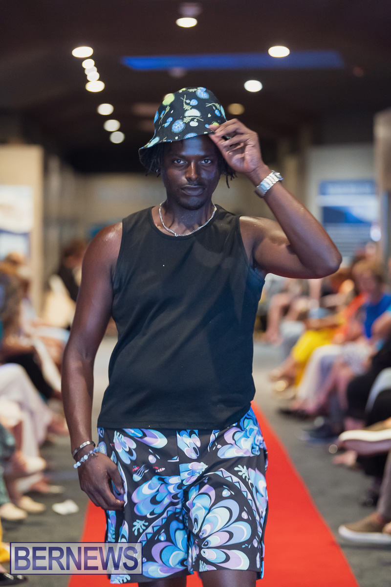 Fashion Fusion Bermudas meets France Bermuda May 30, 2025 AW-121