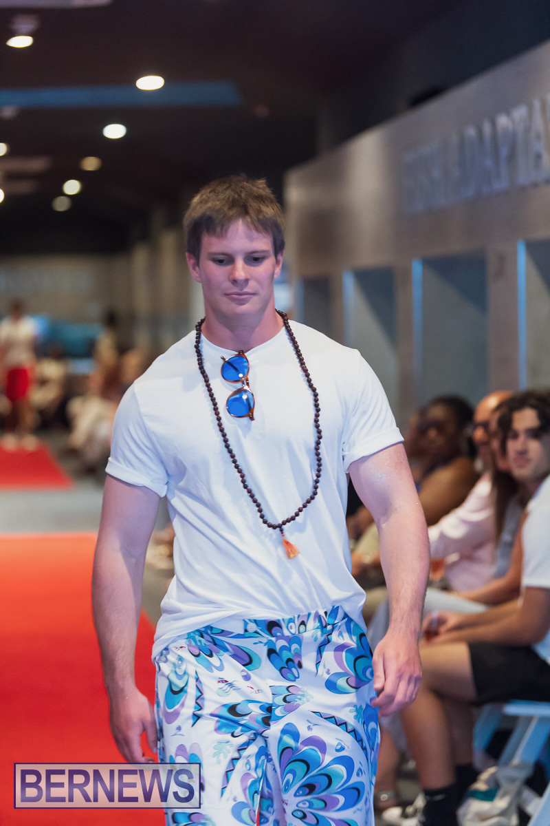 Fashion Fusion Bermudas meets France Bermuda May 30, 2025 AW-125