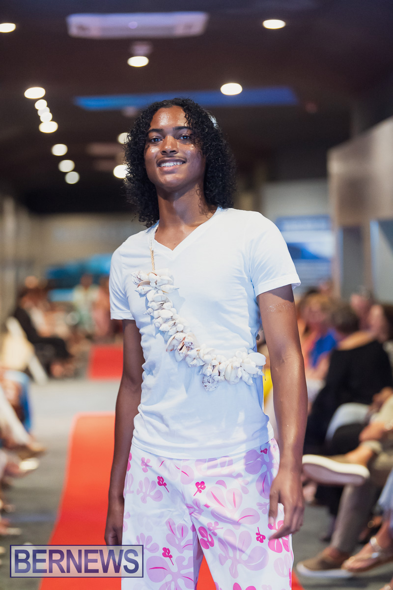 Fashion Fusion Bermudas meets France Bermudas May 30, 2025 AW-129