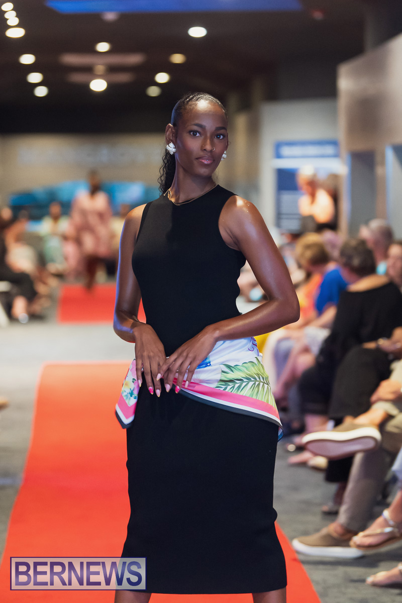 Fashion Fusion Bermudas meets France Bermuda May 30, 2025 AW-139