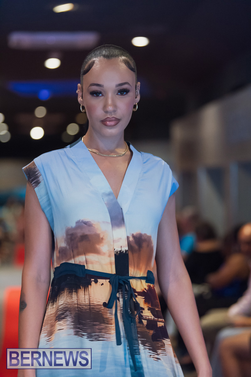 Fashion Fusion Bermudas meets France Bermuda May 30, 2025 AW-157