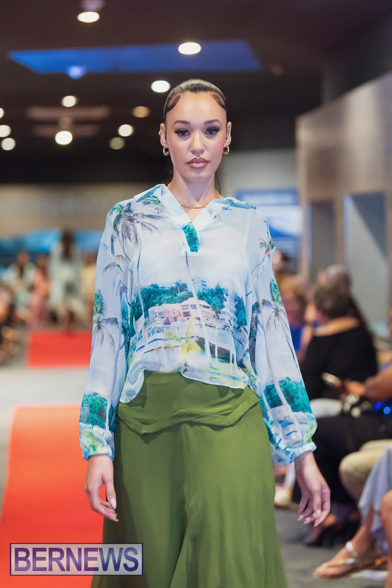 Fashion Fusion Bermudas meets France Bermuda May 30, 2025 AW-173