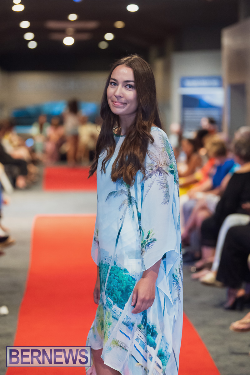 Fashion Fusion Bermudas meets France Bermuda May 30, 2025 AW-178