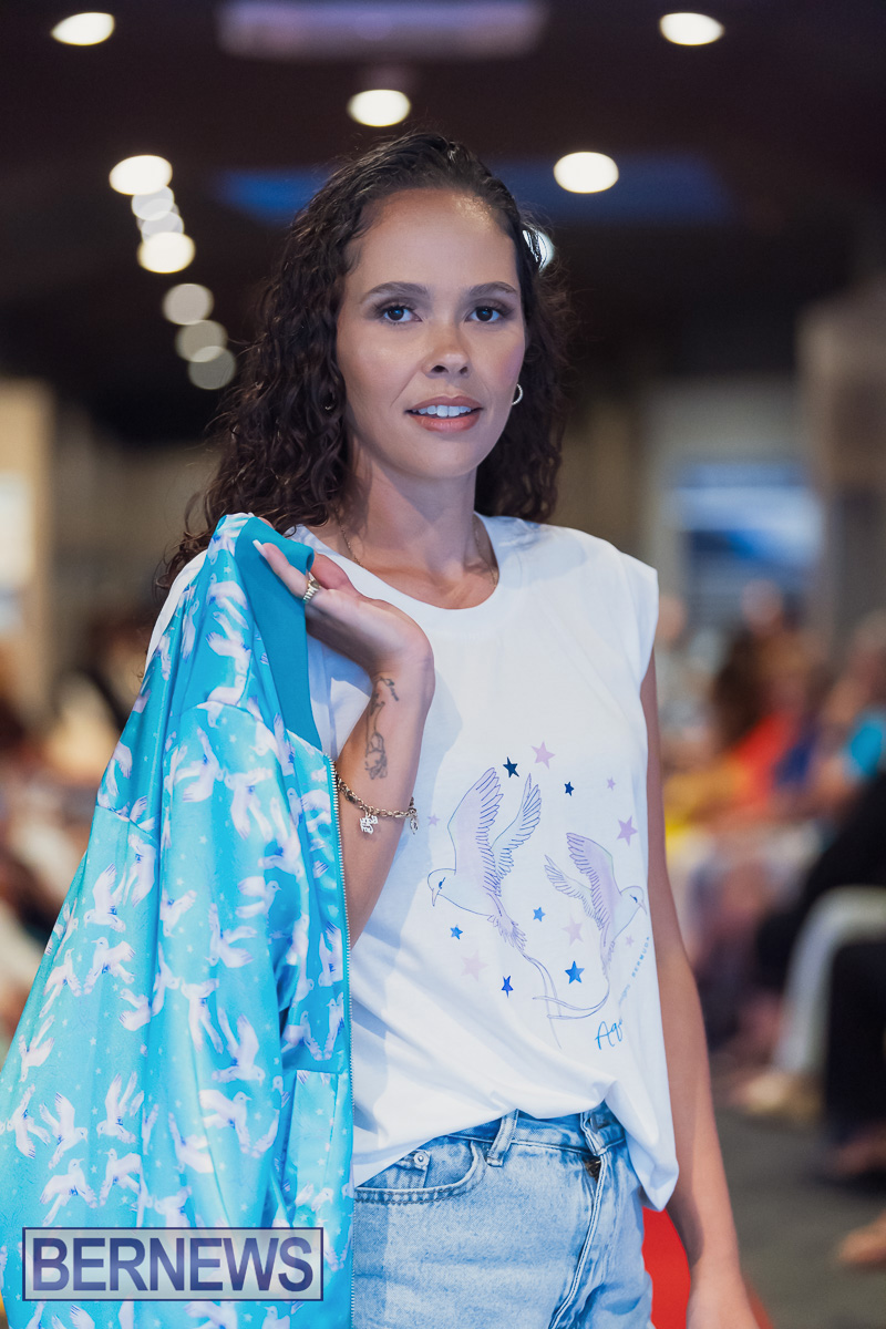 Fashion Fusion Bermudas meets France Bermuda May 30, 2025 AW-183