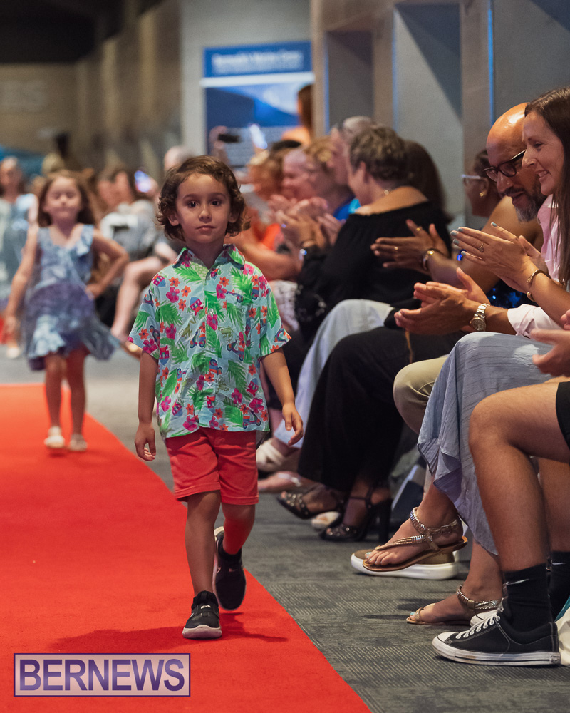 Fashion Fusion Bermudas meets France Bermudas May 30, 2025 AW-21