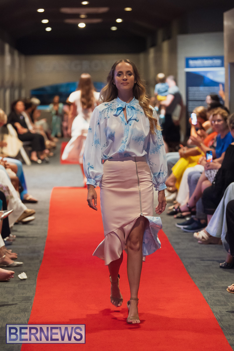 Fashion Fusion Bermudas meets France Bermuda May 30, 2025 AW-217
