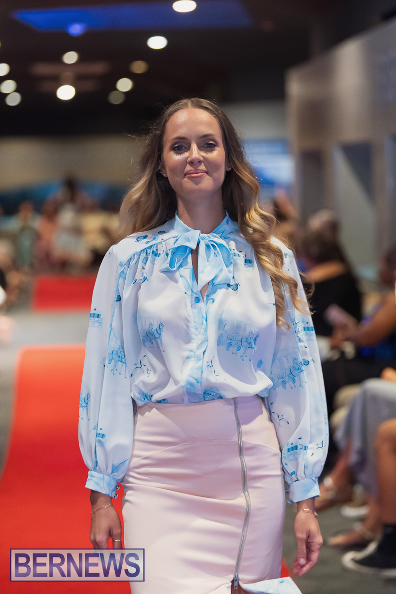 Fashion Fusion Bermudas meets France Bermuda May 30, 2025 AW-219