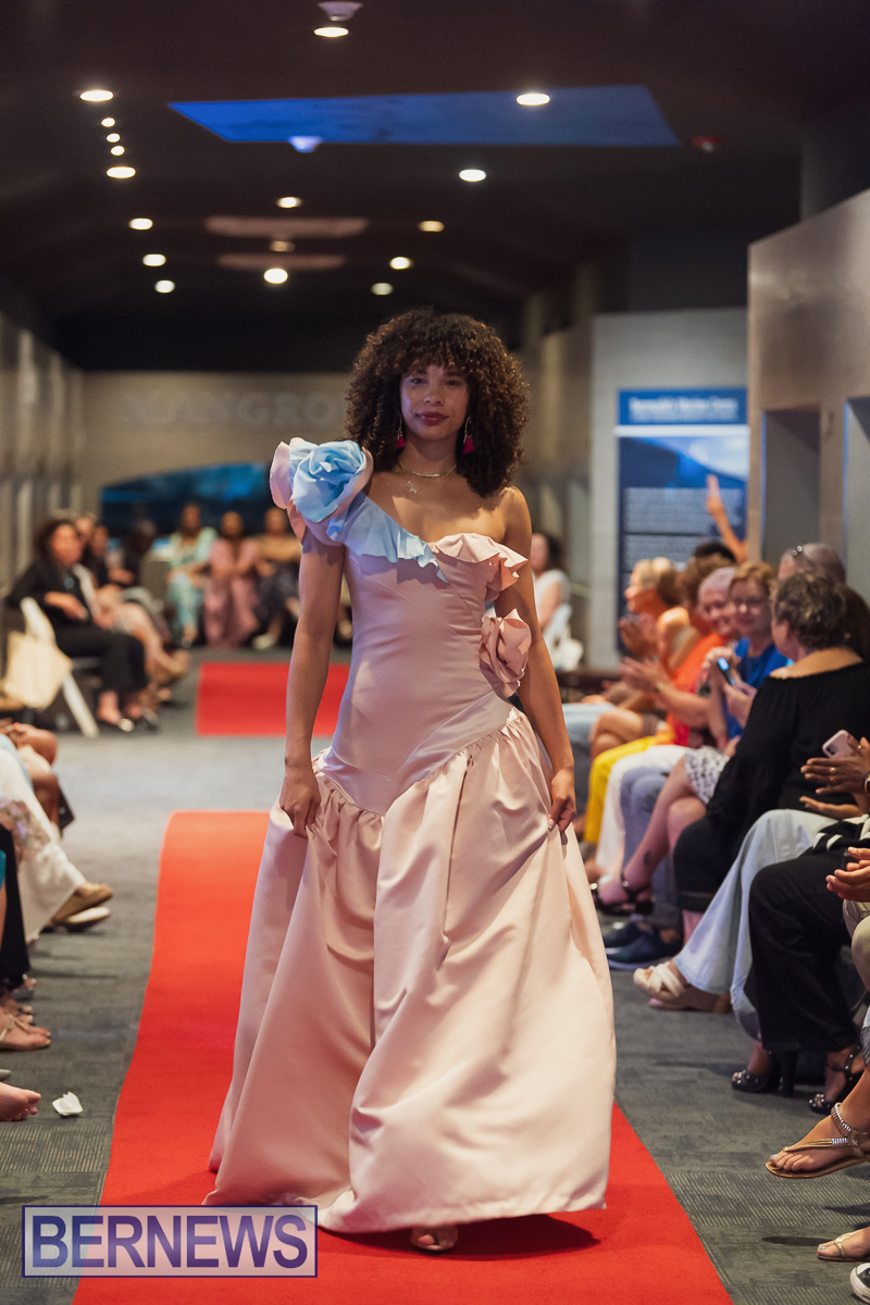 Fashion Fusion Bermudas meets France Bermuda May 30, 2025 AW-225