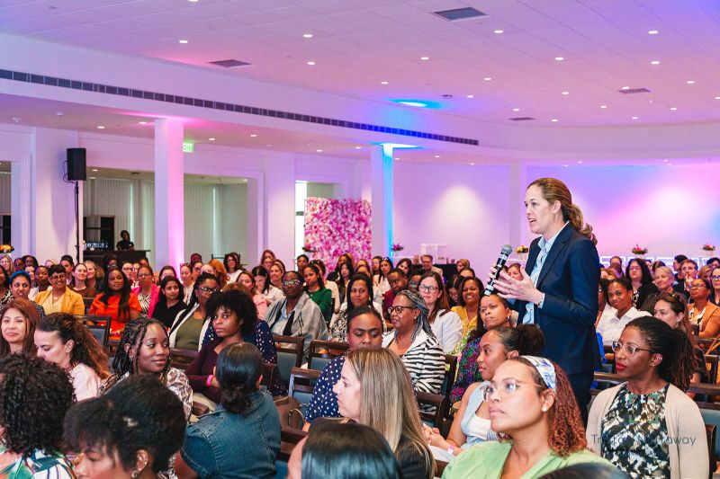 Melissa Majors Headlines WeSpeak Event Bermuda May 2025 (3)