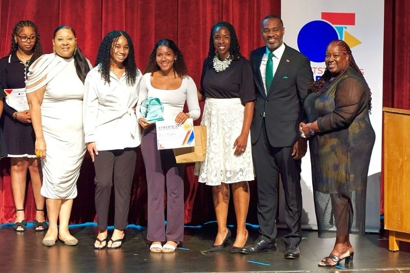 Premier David Burt 39th Annual Outstanding Teen Awards Bermuda May 2025 (2)