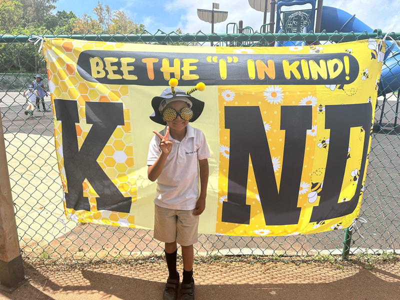 Warwick Academy WellBEEing Mental Health Drive By Wave By Bermuda May 2025 (3)