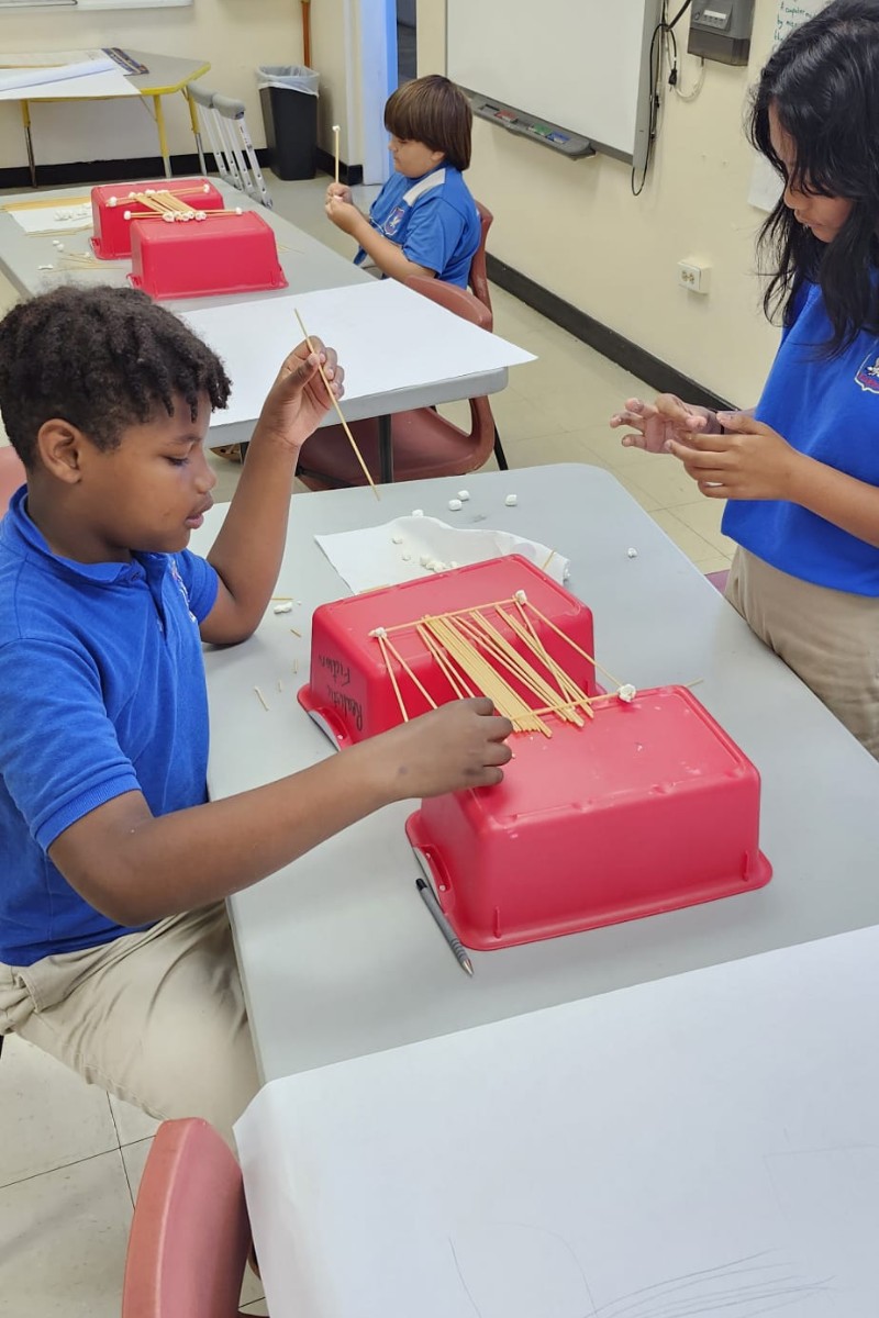 elliot-primary-stem-class-bermuda-may-2025-03