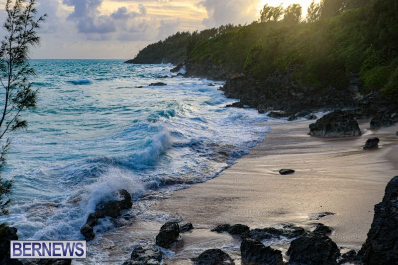Waves At Church Bay Bermuda Aug 2025 (1)