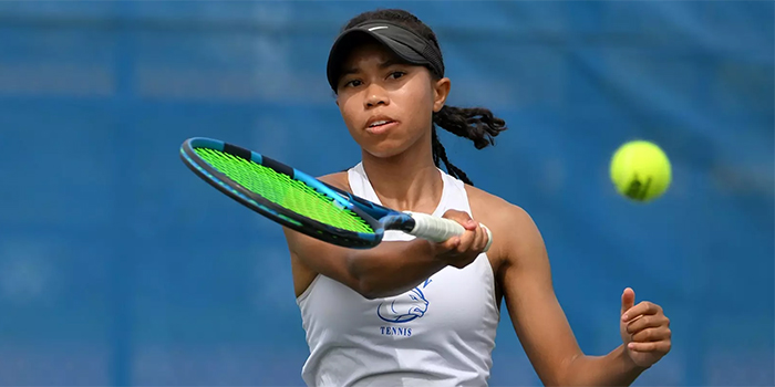 Asia-Leigh Hollis Helps Wheaton Team Win