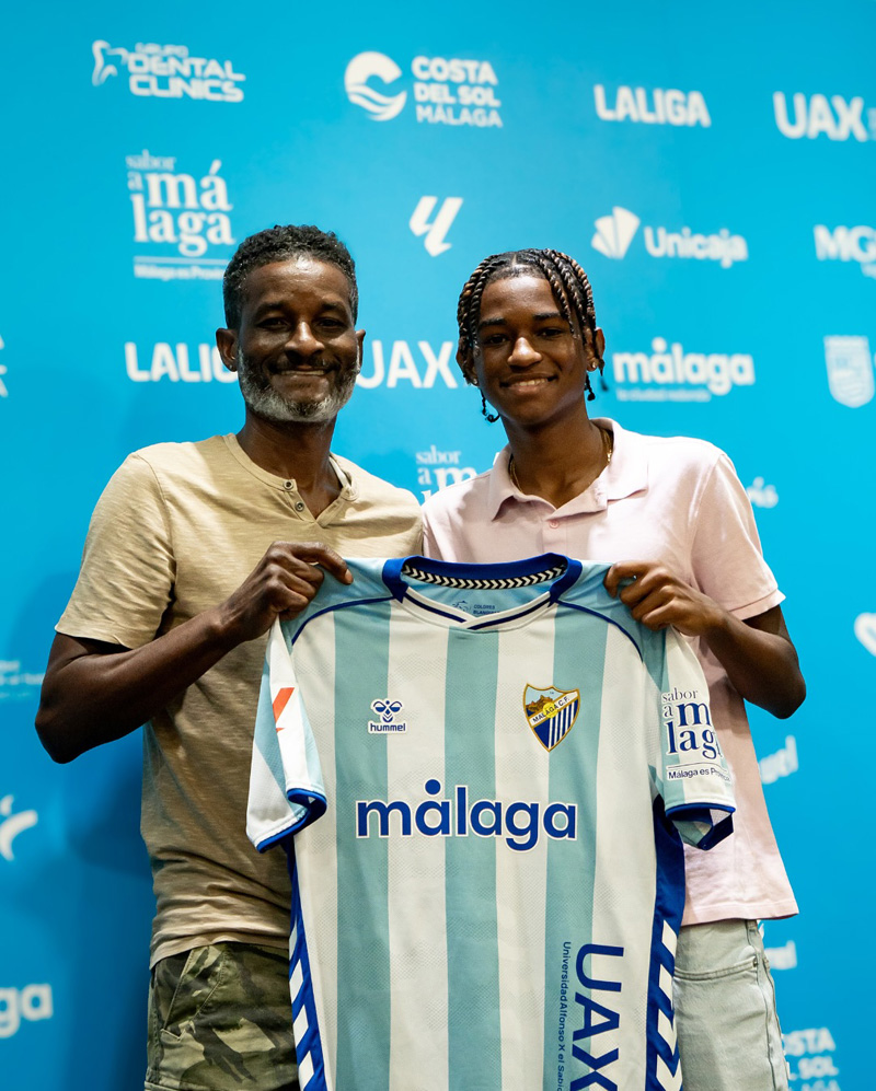 Kai Sampson Signs with Fundación Deportiva Málaga CF Sept 2025 (3)