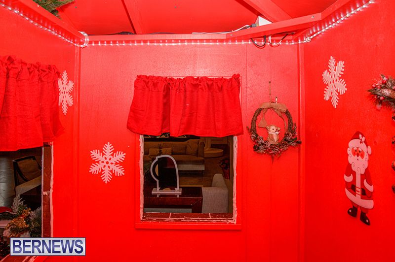 Hamilton Princess Gingerbread House Bermuda Nov 2025 (13)