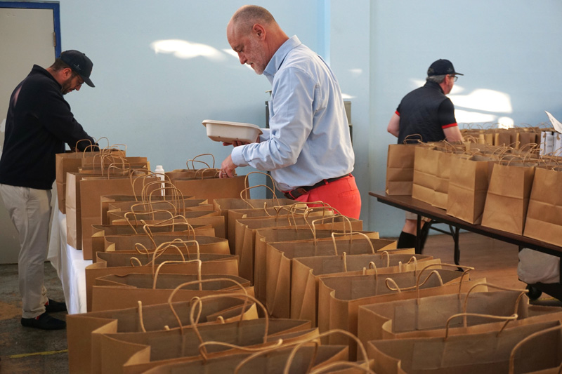 Hamilton Princess Salvation Army Thanksgiving Dinner Bermuda Nov 2025 (4)