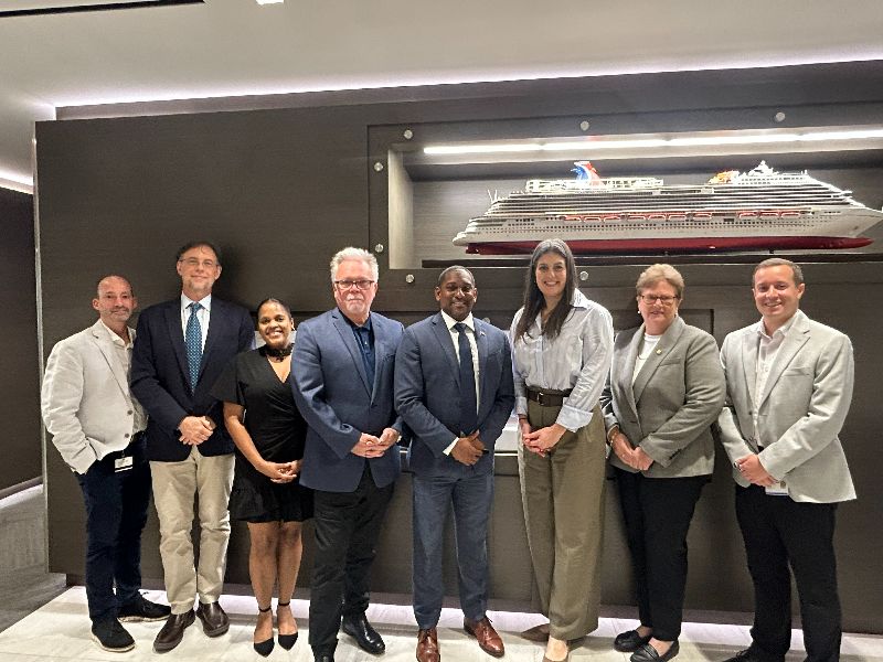 Minister Owen Darrell Carnival Corporation Executives Bermuda Nov 2025 (3)