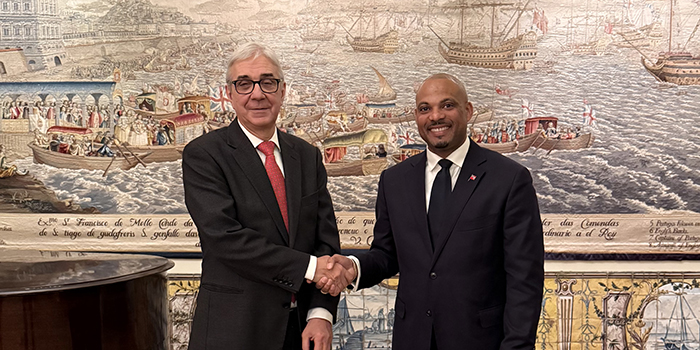 Minister Meets With Portuguese Ambassador