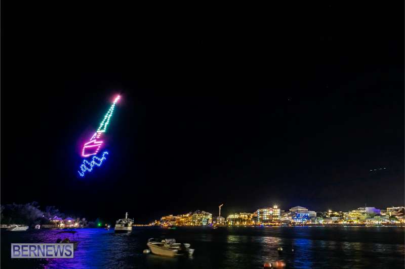 2025 MarketPlace Christmas Fireworks & Drone Show Bermuda Dec 2025 (2)