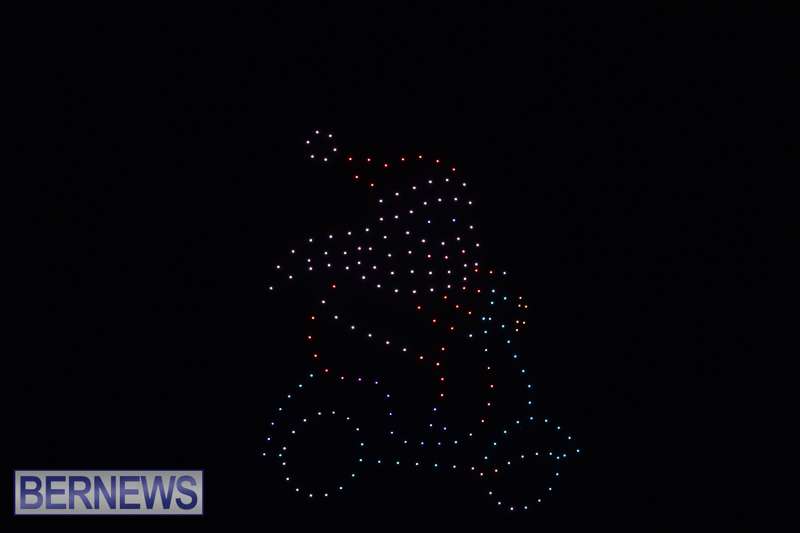 2025 MarketPlace Christmas Fireworks & Drone Show Bermuda Dec 2025 (44)