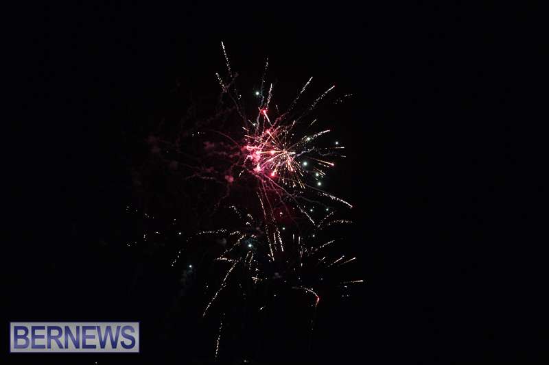 2025 MarketPlace Christmas Fireworks & Drone Show Bermuda Dec 2025 (47)