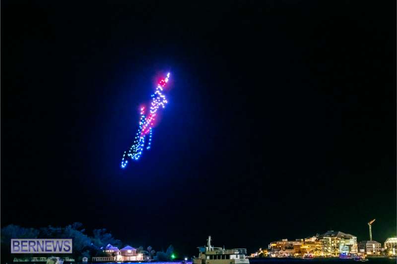 2025 MarketPlace Christmas Fireworks & Drone Show Bermuda Dec 2025 (5)