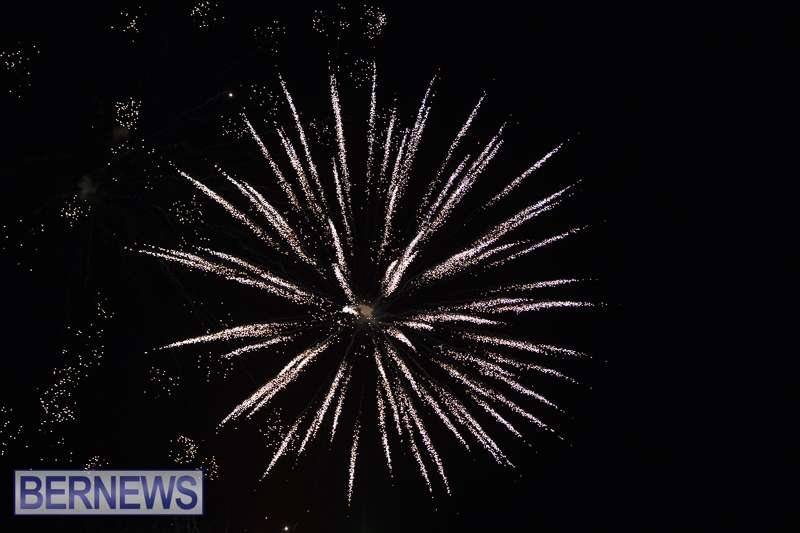 2025 MarketPlace Christmas Fireworks & Drone Show Bermuda Dec 2025 (63)