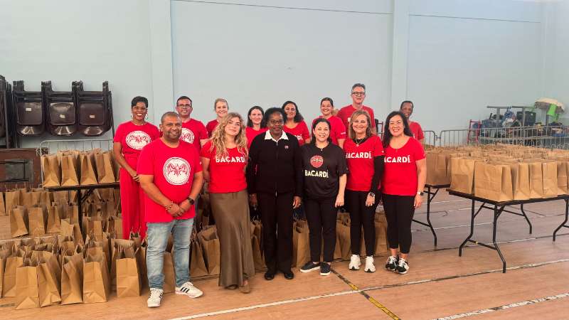 Bacardi Limited Salvation Army 250 Holiday Meals Bermuda Dec 2025 (4)