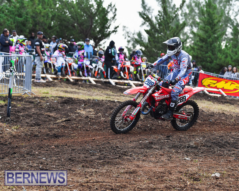 Scrambling Coney Island Bermuda Dec 28 2025 AW-161