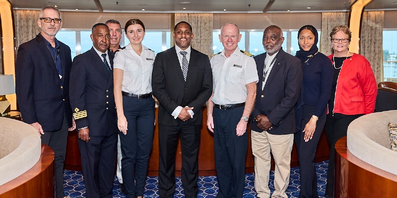 ‘Seabourn Encore’ Ship Makes Inaugural Visit