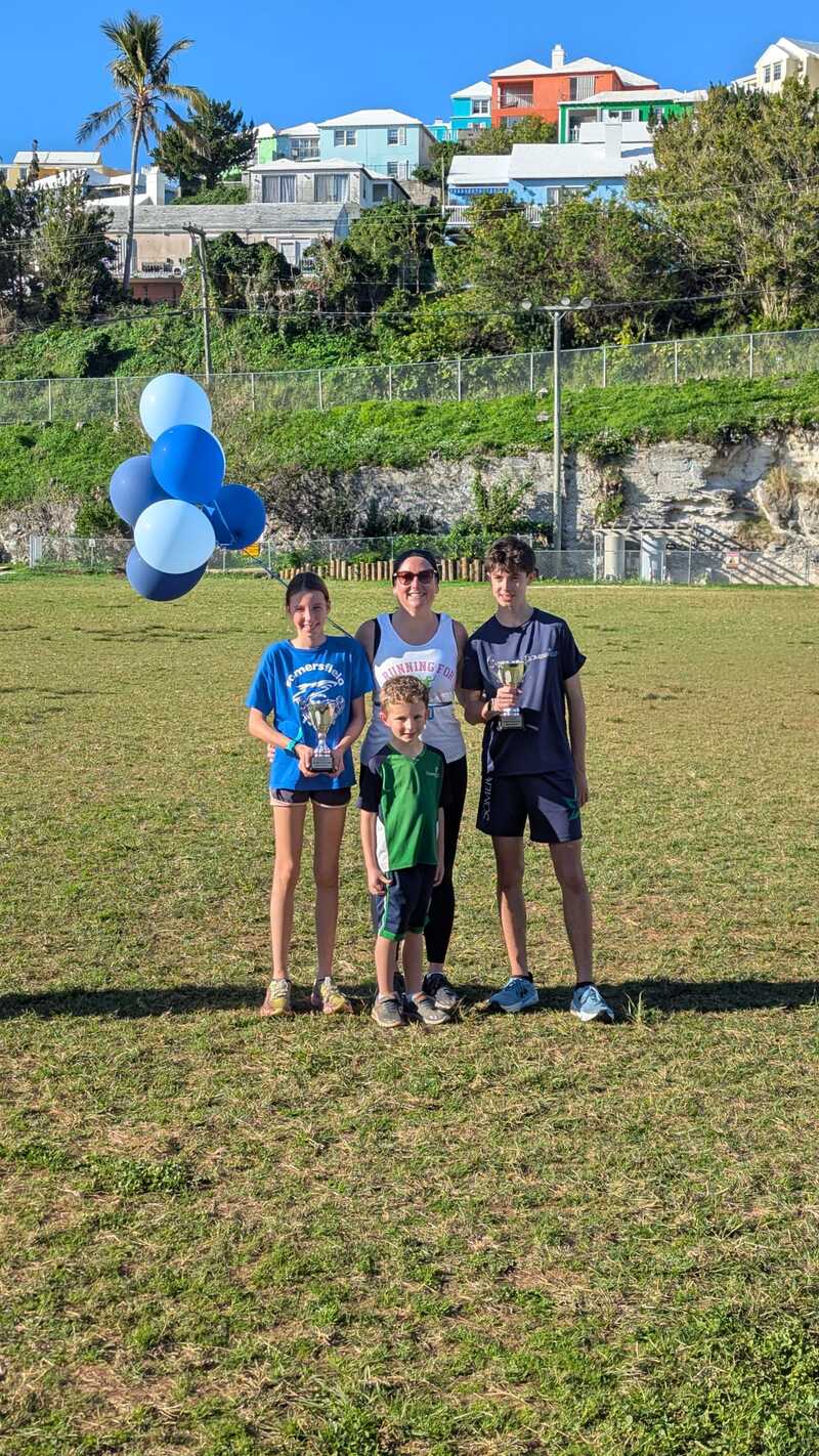 Reid Kempe Daughter Zoe Kempe Gibson and Grandson Archer Gibson with Fastest Girl Evelyn Fahy and Fastest Boy Jarred Jones Bermuda March302026