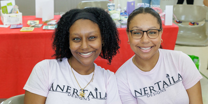 Photos/Video: Spring Market At St Paul’s Paget