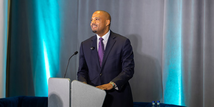 Minister Addresses Bermuda Captive Conference