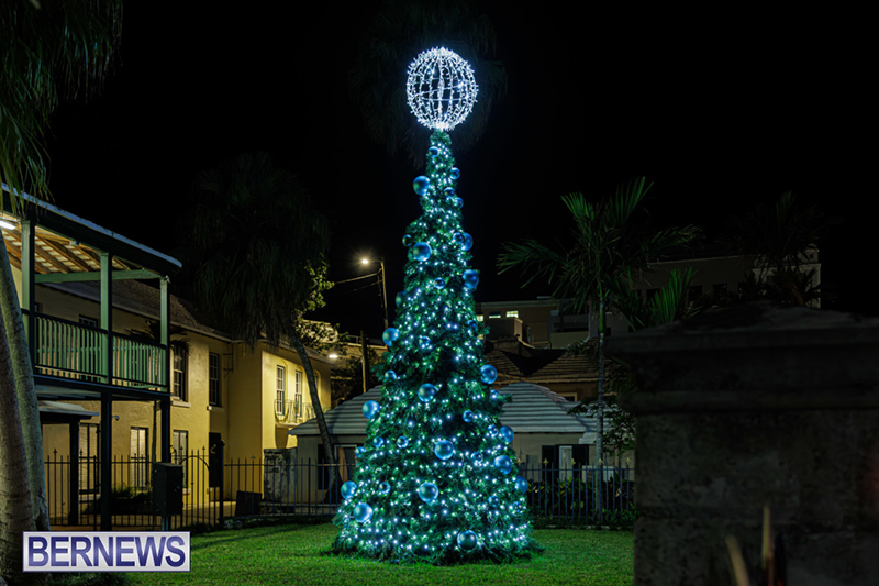 Christmas Lights (Ham) Bermuda December 2025 DF-27