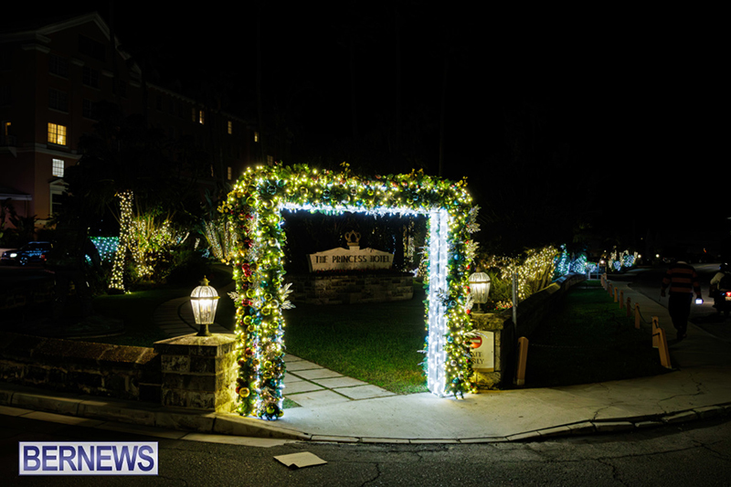 Christmas Lights (Ham) Bermuda December 2025 DF-40