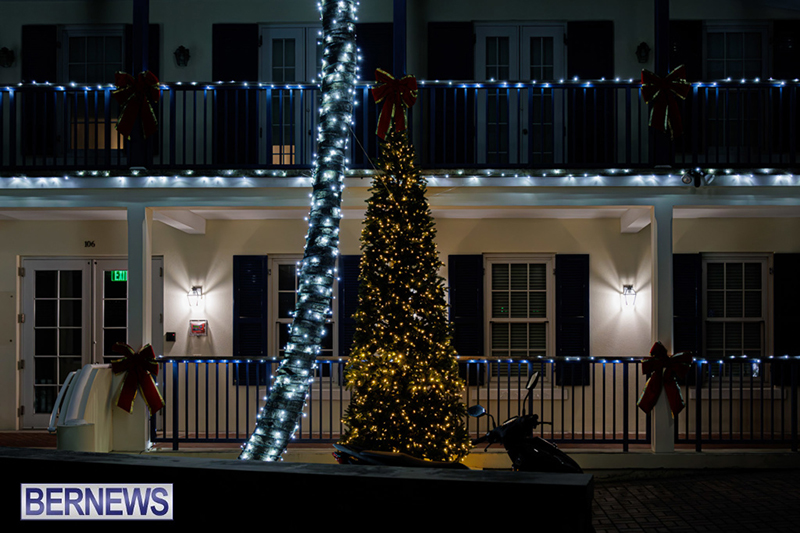Christmas Lights (Ham) Bermuda December 2025 DF-47