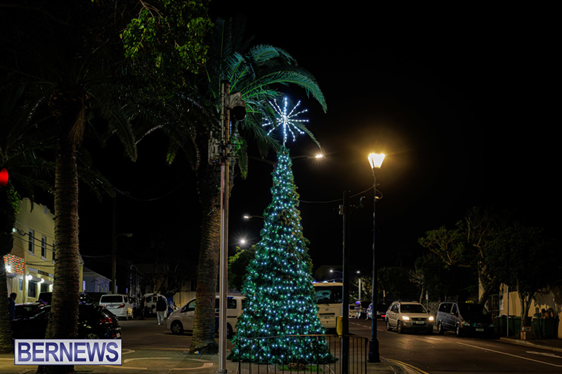 Christmas Lights (Ham) Bermuda December 2025 DF-54