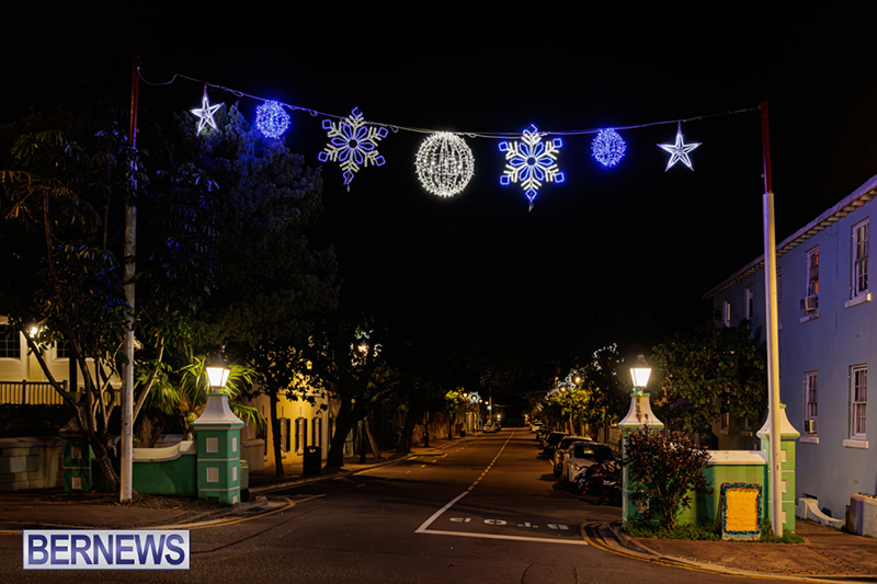 Christmas Lights (Ham) Bermuda December 2025 DF-57