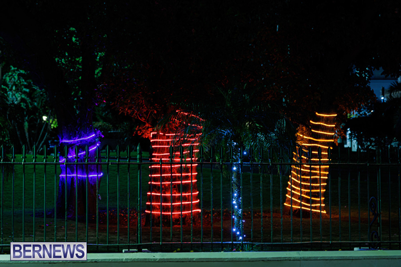 Christmas Lights (Ham) Bermuda December 2025 DF-8